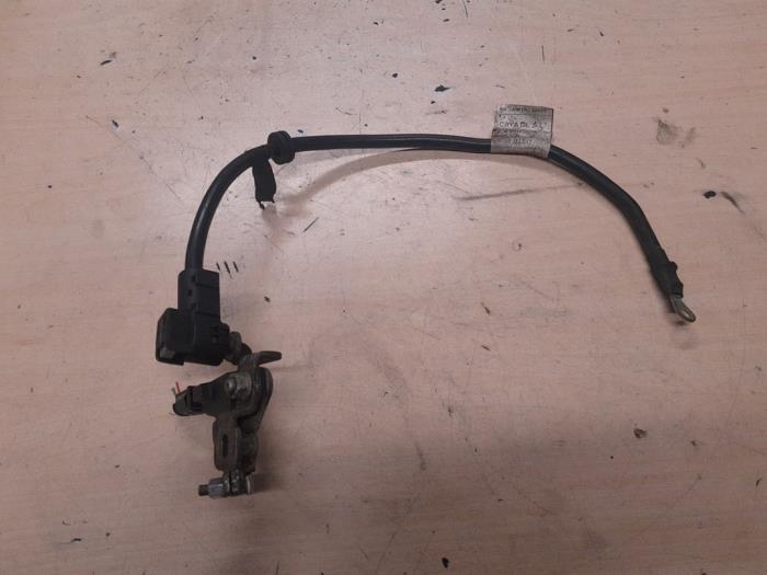 Używane Biegun akumulator Alfa Romeo Giulietta (940) 2.0 JTDm 16V 175 TCT Cena € 45,00 Procedura marży oferowane przez A.T.S. van de Wiel