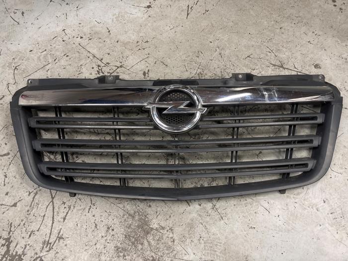 Używane Grill Opel Movano 2.3 CDTi 16V FWD Cena € 155,00 Procedura marży oferowane przez A.T.S. van de Wiel