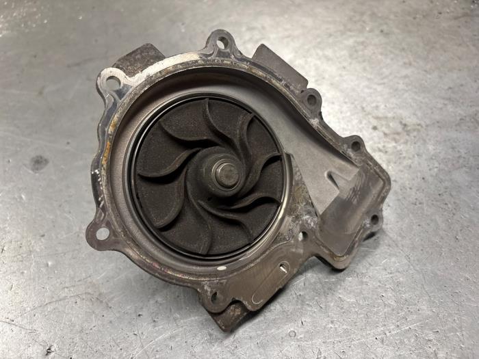 Usagé Pompe à eau Mercedes Sprinter 3,5t (906.63) 310 CDI 16V Prix € 30,00 Règlement à la marge proposé par A.T.S. van de Wiel