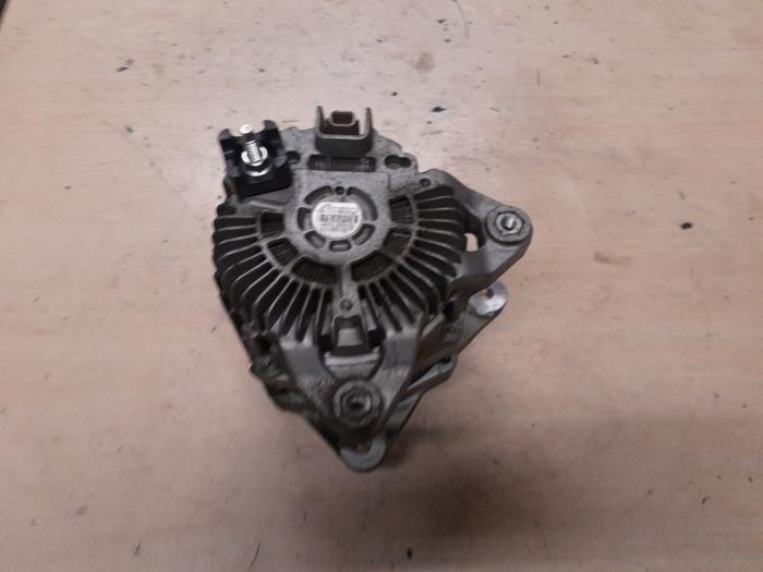Gebrauchte Dynamo Renault Master III (FV) 2.3 dCi 125 16V FWD Preis € 90,00 Margenregelung angeboten von A.T.S. van de Wiel