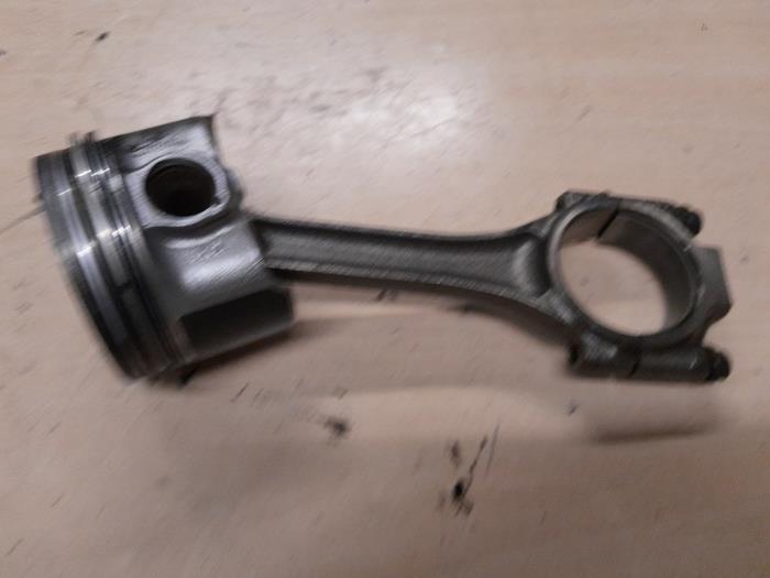 Usados Pistón Volkswagen Golf V (1K1) 2.0 SDI Precio € 45,00 Norma de margen ofrecido por A.T.S. van de Wiel