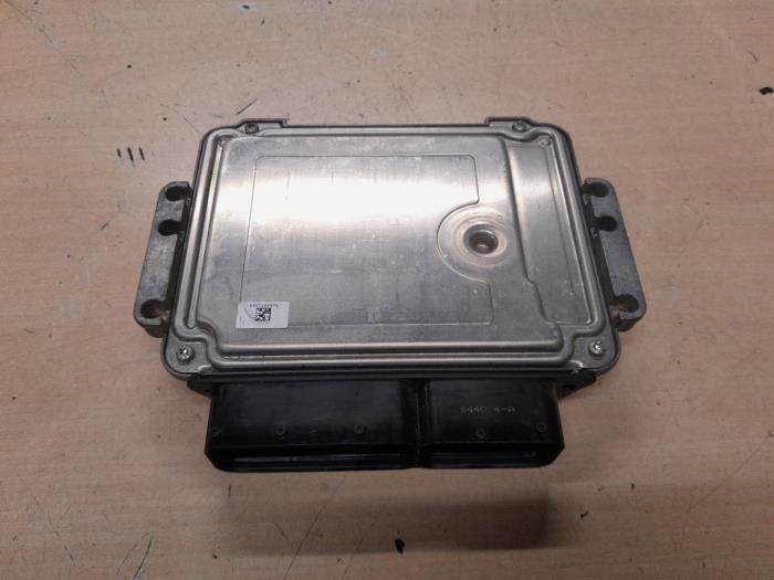 Engine management computer from a Alfa Romeo 159 Sportwagon (939BX) 1.8 TBi 16V 2011