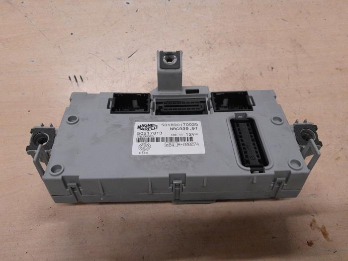 Usagé Module (divers) Alfa Romeo 159 Sportwagon (939BX) 1.8 TBi 16V Prix € 125,00 Règlement à la marge proposé par A.T.S. van de Wiel