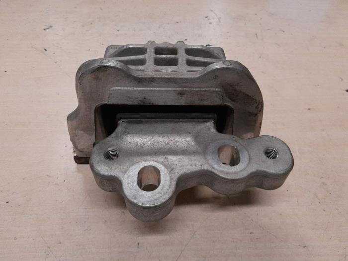 Used Engine mount Ford Transit Custom 2.0 TDCi 16V Eco Blue 130 Price € 35,00 Margin scheme offered by A.T.S. van de Wiel