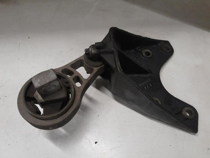 Usagé Support moteur Alfa Romeo Brera (939) 2.4 JTDM 20V Prix € 50,00 Règlement à la marge proposé par A.T.S. van de Wiel