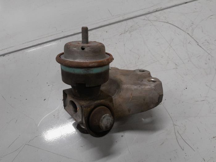 Used Engine mount Citroen Berlingo 1.6 Hdi 75 Price € 35,00 Margin scheme offered by A.T.S. van de Wiel