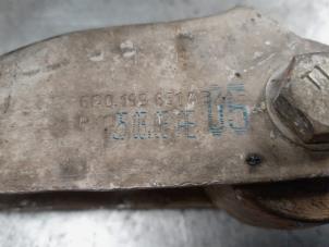 Engine mount from a Seat Ibiza III (6L1) 1.2 12V 2004