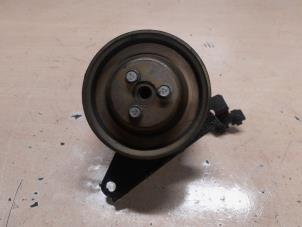 Pompe de direction d'un Alfa Romeo 166 3.0 V6 24V 1999
