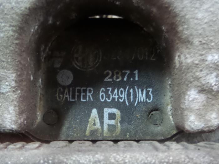 Rear brake calliper, left from a Alfa Romeo MiTo (955) 1.4 2012
