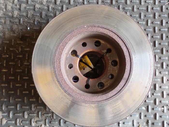 Rear brake disc from a Alfa Romeo 159 (939AX) 1.8 MPI 16V 2008