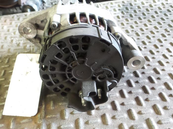 Dynamo från en Alfa Romeo Giulietta (940) 2.0 JTDm 16V 140 2012