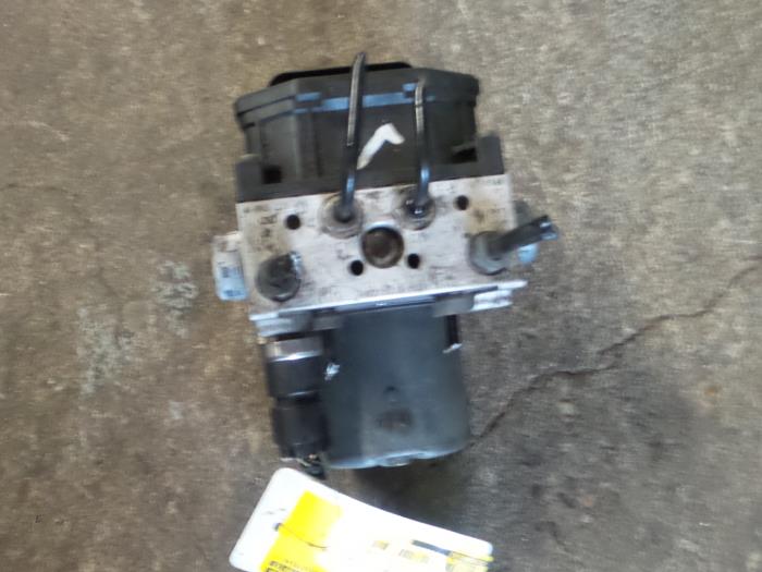 Usagé Bloc ABS Alfa Romeo 147 Prix € 160,00 Règlement à la marge proposé par A.T.S. van de Wiel