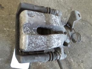 Used Rear brake calliper, left Alfa Romeo GT (937) 2.0 JTS 16V Price € 60,00 Margin scheme offered by A.T.S. van de Wiel