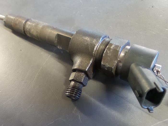 Usagé Injecteur (diesel) Alfa Romeo 156 Prix € 75,00 Règlement à la marge proposé par A.T.S. van de Wiel