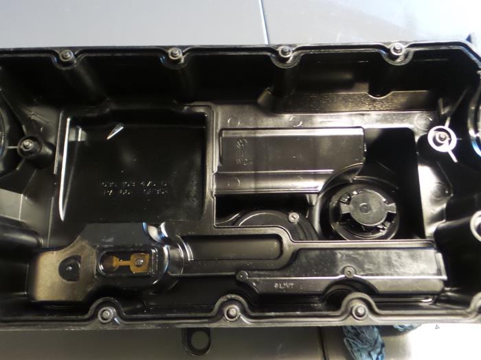 Ventildeckel van een Volkswagen Touran 2008