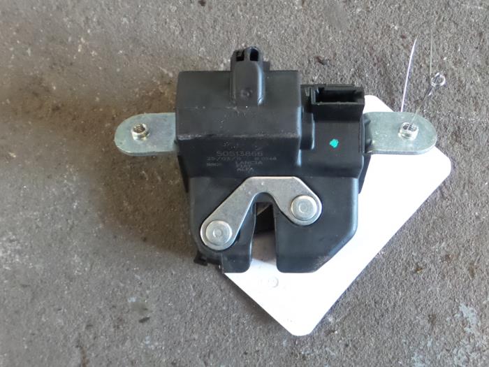 Used Alfa Romeo MiTo (955) 1.4 Turbo Multi Air 16V Tailgate lock