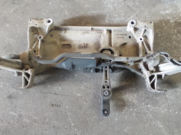Usados Subchasis Seat Leon (1P1) 2.0 FSI 16V Precio € 80,00 Norma de margen ofrecido por A.T.S. van de Wiel