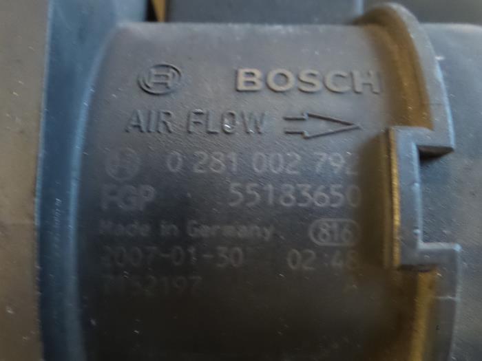 Airflow meter from a Fiat Doblo Cargo (223) 1.3 D 16V Multijet DPF 2008
