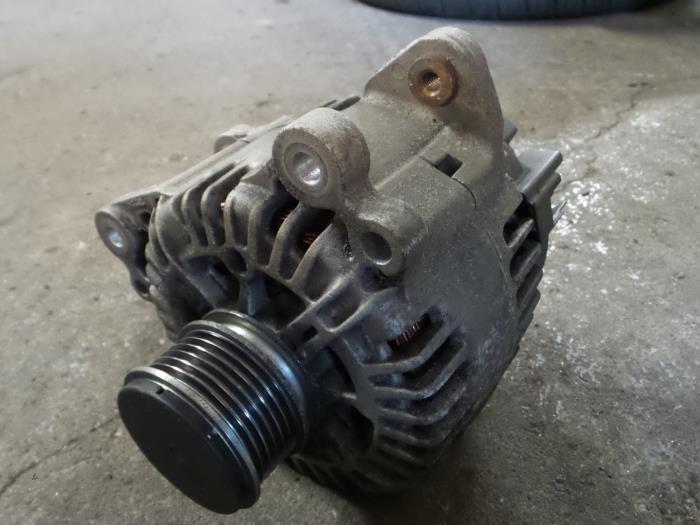 Begagnade Dynamo Seat Altea (5P1) 1.9 TDI Pris € 55,00 Marginaltabell erbjuds av A.T.S. van de Wiel