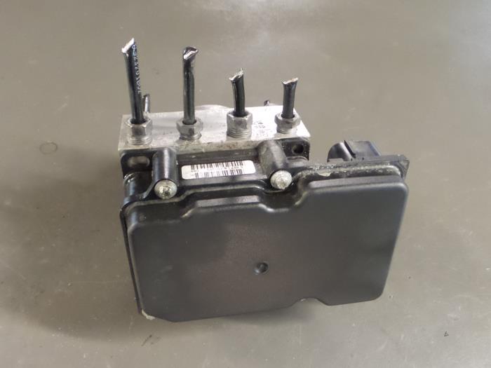 Begagnade ABS-pump Alfa Romeo MiTo (955) 1.4 16V Pris € 45,00 Marginaltabell erbjuds av A.T.S. van de Wiel