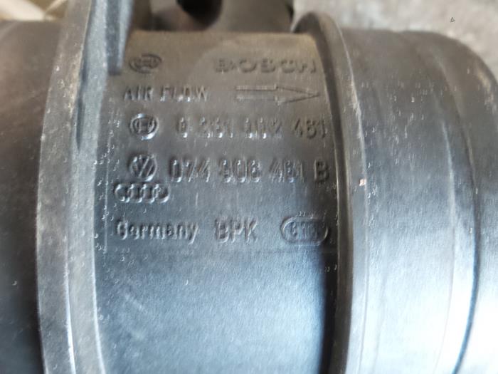 Airflow meter from a Seat Altea XL (5P5) 2.0 TDI 16V 2008
