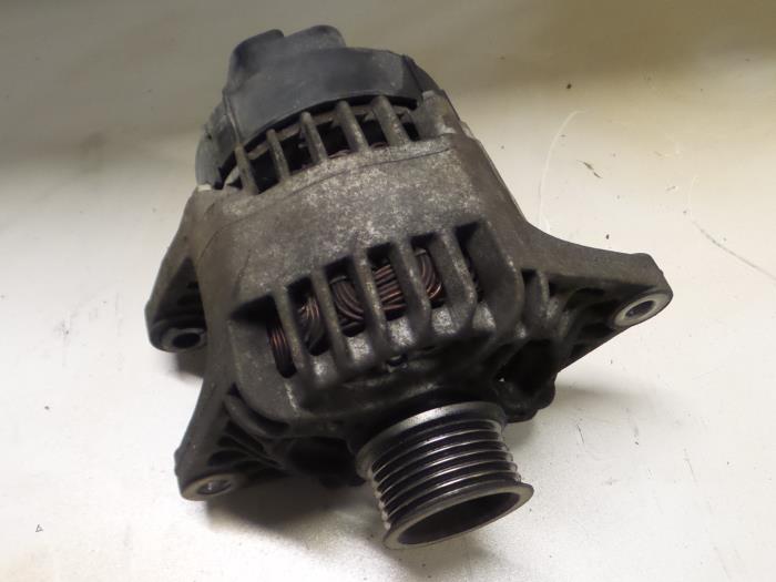 Gebrauchte Dynamo Alfa Romeo GT (937) 1.9 JTD 16V Multijet Preis € 30,00 Margenregelung angeboten von A.T.S. van de Wiel
