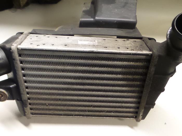 Usados Intercooler Alfa Romeo GT (937) 1.9 JTD 16V Multijet Precio € 45,00 Norma de margen ofrecido por A.T.S. van de Wiel