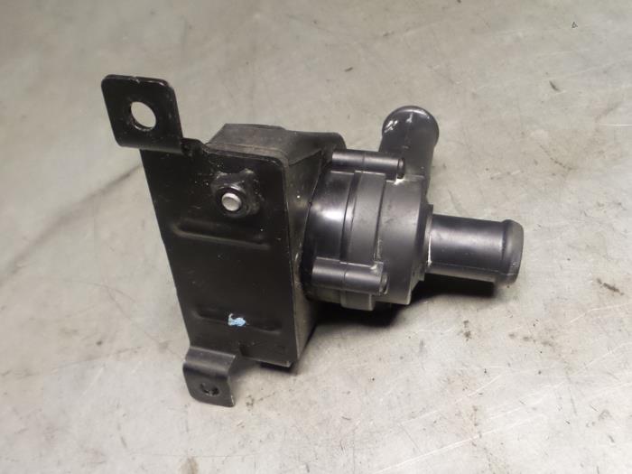 Additional water pump from a Seat Leon (1P1) 1.2 TSI 2011