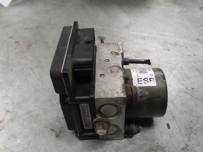 ABS pump Alfa Romeo MiTo 1.4 TB 16V - 51837728 199A8000 BOSCH