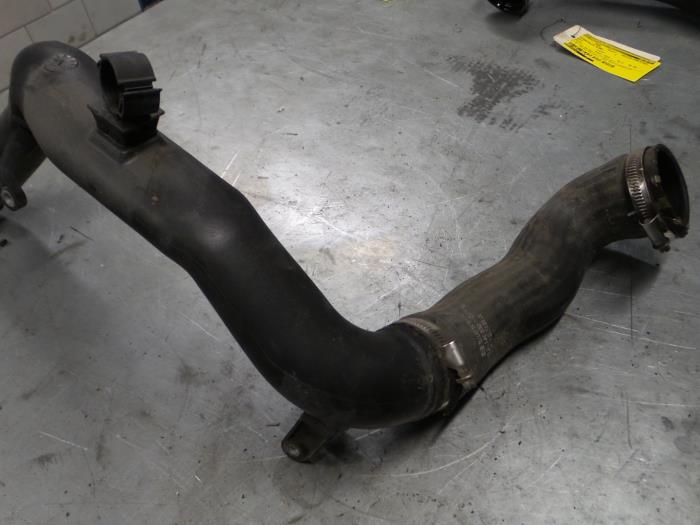Usagé Tuyau intercooler Seat Ibiza IV SC (6J1) 1.4 TDI Prix € 45,00 Règlement à la marge proposé par A.T.S. van de Wiel