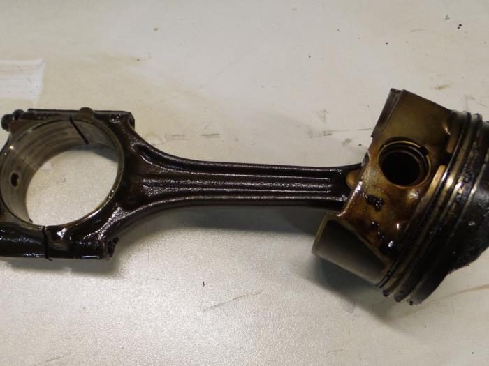 Usagé Piston Seat Leon (1P1) 2.0 FSI 16V Prix € 75,00 Règlement à la marge proposé par A.T.S. van de Wiel