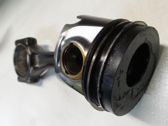 Usagé Piston Seat Ibiza IV SC (6J1) 1.4 TDI Prix € 65,00 Règlement à la marge proposé par A.T.S. van de Wiel