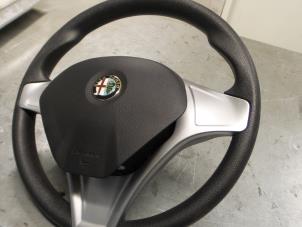 Usagé Airbag gauche (volant) Alfa Romeo Giulietta (940) 1.6 JTDm 16V Prix € 135,00 Règlement à la marge proposé par A.T.S. van de Wiel