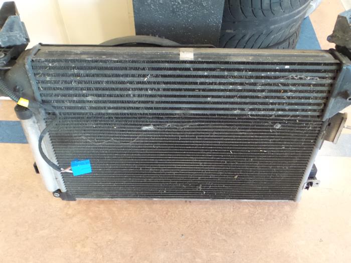Usagé Radiateur Alfa Romeo Giulietta (940) 1.6 JTDm 16V Prix € 125,00 Règlement à la marge proposé par A.T.S. van de Wiel