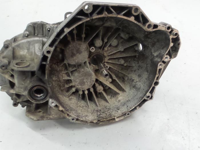 Gearbox from a Renault Master III (JD/ND/PD) 2.5 dCi 120 FAP 2008