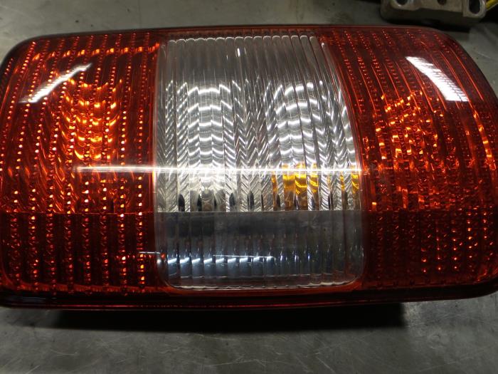 Rücklicht links van een Volkswagen Caddy 2007