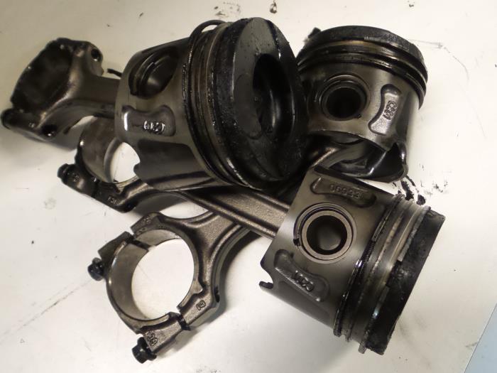 Usagé Piston Alfa Romeo Mito Prix € 165,00 Règlement à la marge proposé par A.T.S. van de Wiel