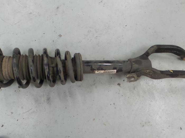 Front shock absorber rod, left from a Alfa Romeo 159 Sportwagon (939BX) 2.0 JTDm 170 16V 2011