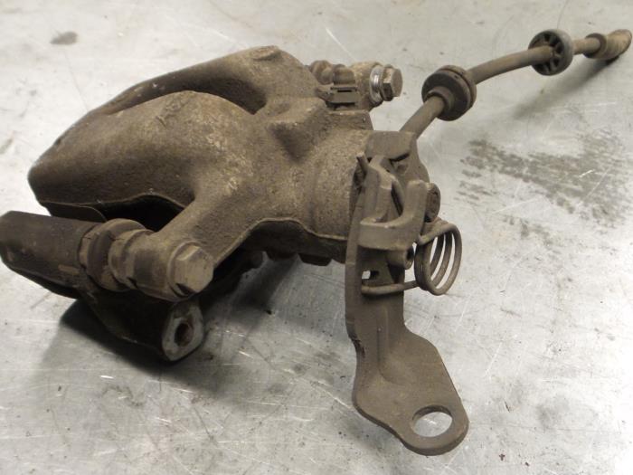 Rear brake calliper, left from a Alfa Romeo 159 Sportwagon (939BX) 2.0 JTDm 170 16V 2011