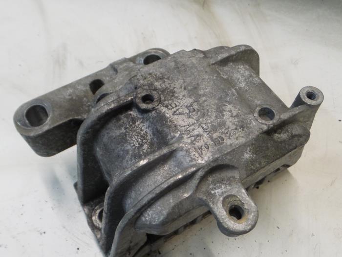 Usagé Support moteur Seat Altea XL (5P5) 2.0 TDI 16V FR Freetrack 4WD Prix € 45,00 Règlement à la marge proposé par A.T.S. van de Wiel