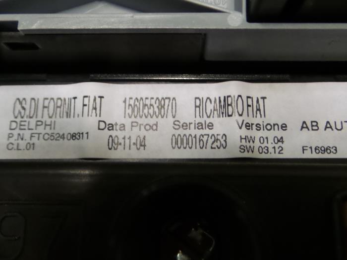 Panneau de commandes chauffage d'un Alfa Romeo 147 (937) 1.9 JTD 115 2005