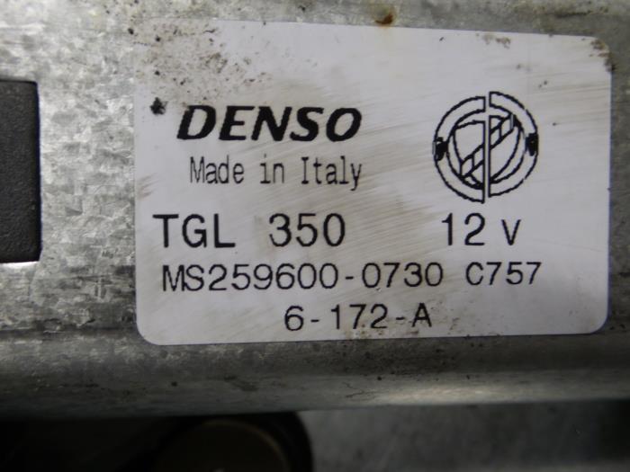 Rear wiper motor from a Alfa Romeo Brera (939) 2.4 JTDM 20V 2007