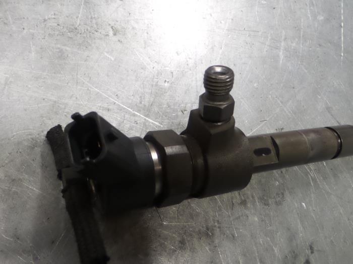 Usagé Injecteur (diesel) Alfa Romeo 156 Prix € 65,00 Règlement à la marge proposé par A.T.S. van de Wiel