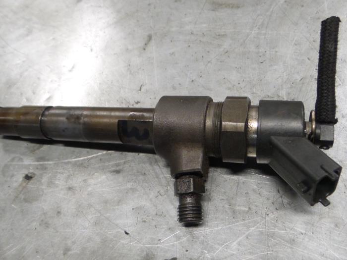 Usagé Injecteur (diesel) Alfa Romeo 156 Prix € 65,00 Règlement à la marge proposé par A.T.S. van de Wiel