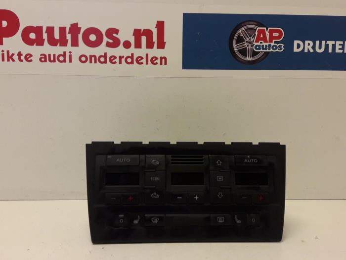 Używane Panel climatronic Audi S4 Avant (B7) S4 4.2 V8 40V Cena € 74,99 Procedura marży oferowane przez AP Auto's