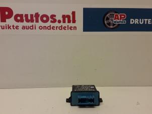 Usados Ordenador de iluminación Audi S4 Avant (B7) 4.2 V8 40V Precio € 49,99 Norma de margen ofrecido por AP Autos