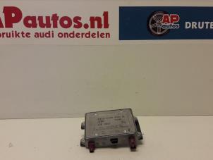 Używane Wzmacniacz anteny Audi S4 Avant (B7) 4.2 V8 40V Cena € 14,99 Procedura marży oferowane przez AP Autos