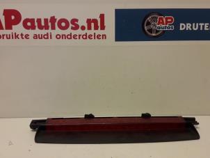 Używane Dodatkowe swiatlo stopu srodek Audi A6 Quattro (C6) 3.0 TDI V6 24V Cena € 19,99 Procedura marży oferowane przez AP Autos
