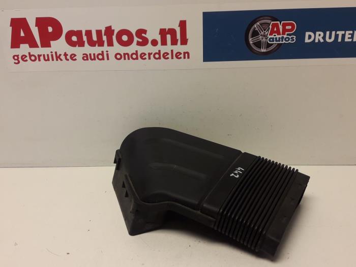 Gebrauchte Ansaugschlauch Luft Audi A4 Cabrio (B7) 3.0 V6 30V Preis € 20,00 Margenregelung angeboten von AP Auto's