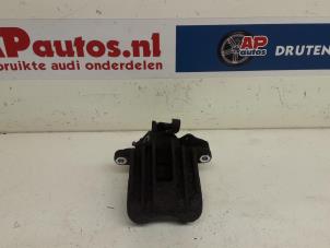 Used Rear brake calliper, left Audi A1 (8X1/8XK) 1.6 TDI 16V Price € 35,00 Margin scheme offered by AP Autos
